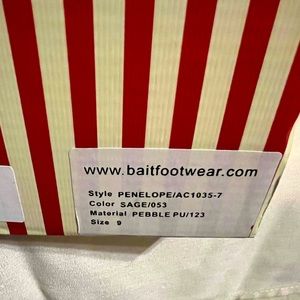 Women Shoes never worn 9